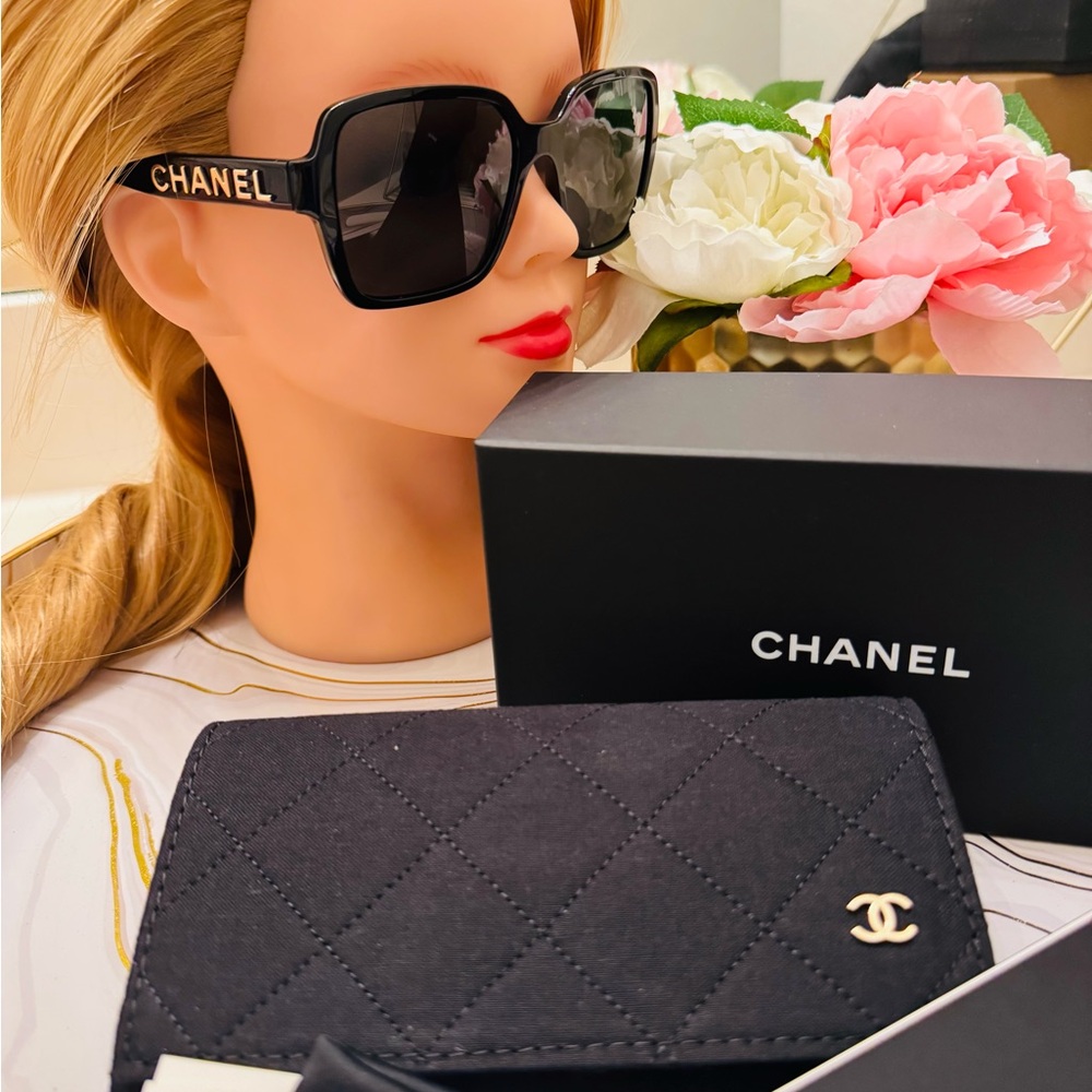 New CHANEL Black Oversized Sunglasses with Classic Branding